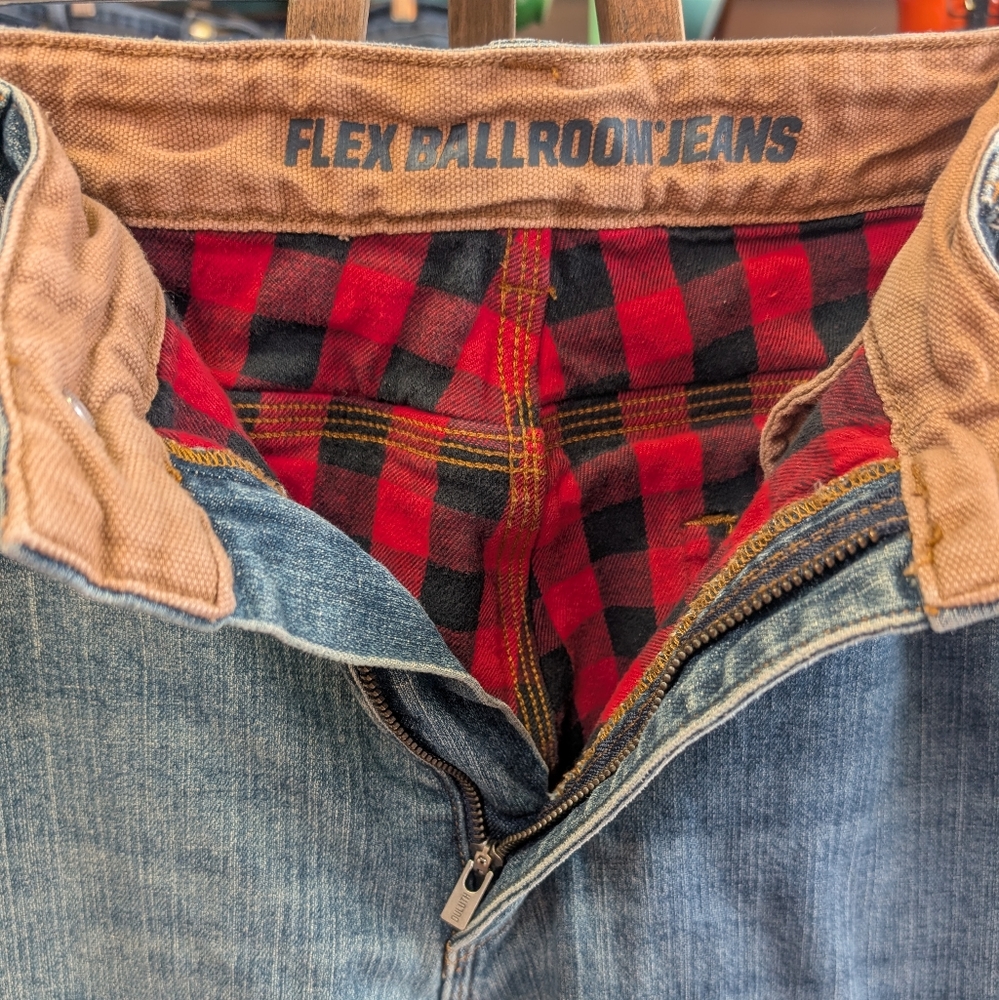 New DULUTH Denim Fleece Lined Blue Jeans